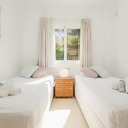 With Pool And Private Terrace With Sea Views In Elviria * Marbella