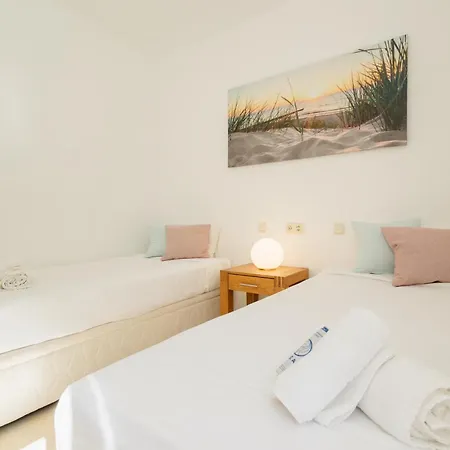 With Private Terrace, Just 10 Minutes By Car From Elviria Beach, Apartamento *