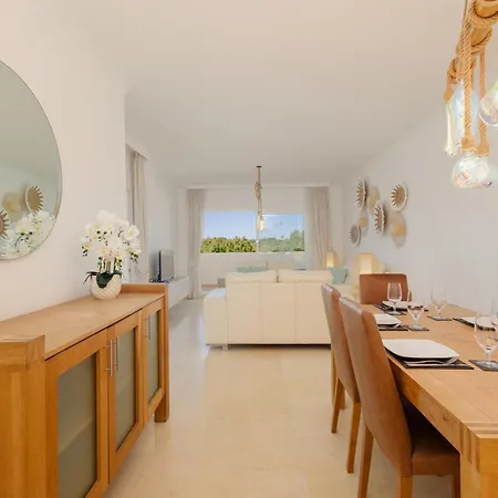 With Pool And Private Terrace With Sea Views In Elviria Apartment *