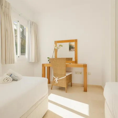 Apartment With Pool And Private Terrace With Sea Views In Elviria