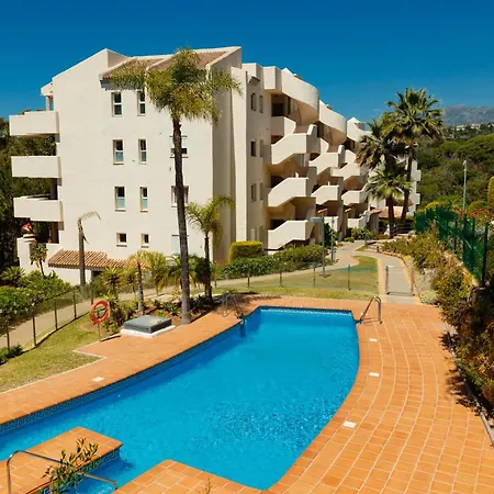 With Pool And Private Terrace With Sea Views In Elviria Apartment *