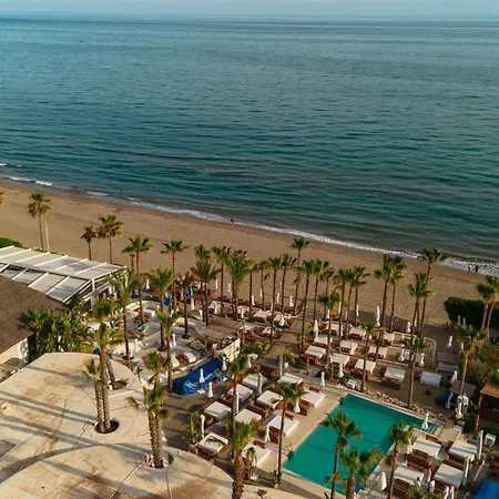 With Pool And Private Terrace With Sea Views In Elviria Apartment