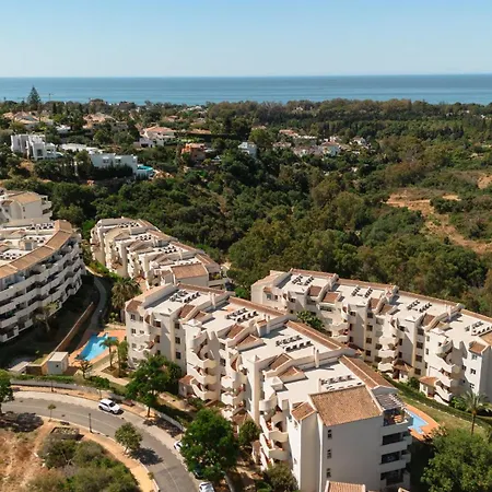 With Pool And Private Terrace With Sea Views In Elviria * Marbella