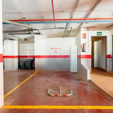 With Private Terrace, Just 10 Minutes By Car From Elviria Beach,