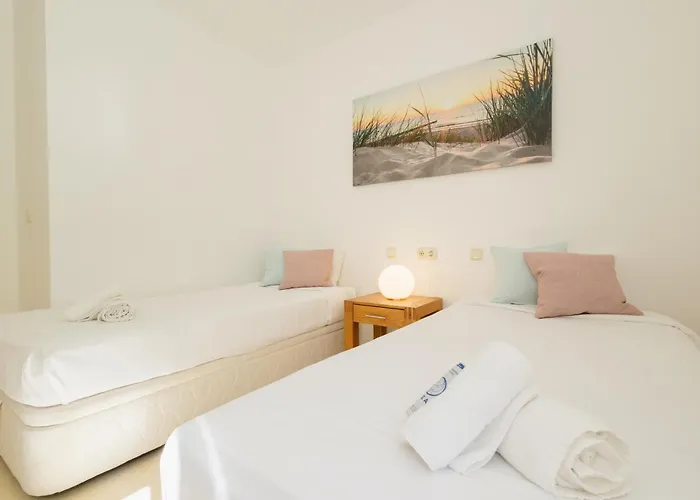 With Private Terrace, Just 10 Minutes By Car From Elviria Beach, Appartement *