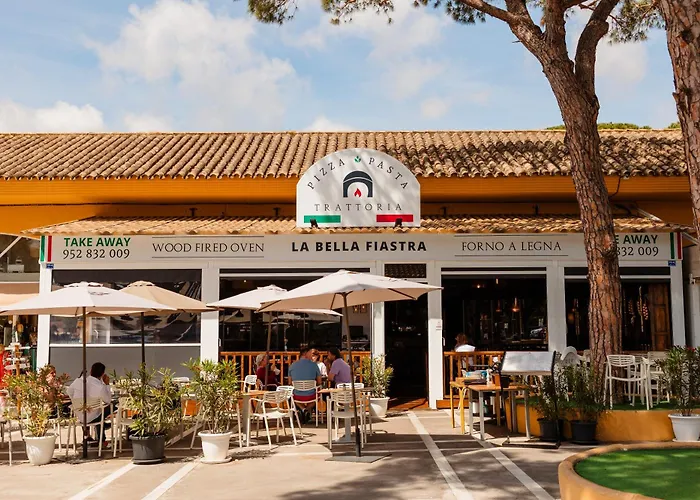 With Private Terrace, Just 10 Minutes By Car From Elviria Beach, Apartament