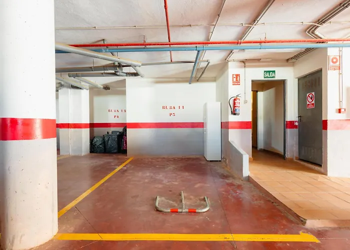 With Private Terrace, Just 10 Minutes By Car From Elviria Beach,