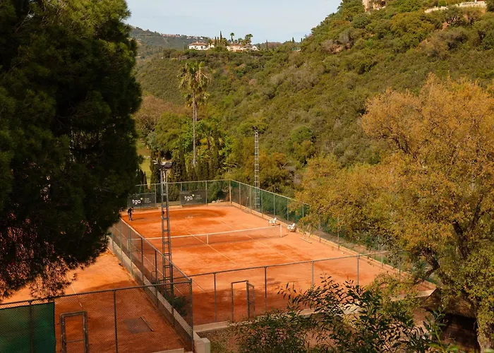 With Private Terrace, Just 10 Minutes By Car From Elviria Beach, Marbella