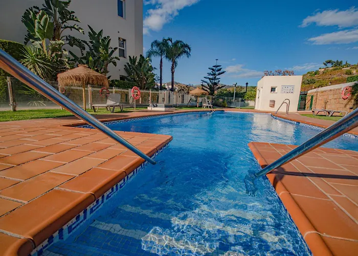 With Private Terrace, Just 10 Minutes By Car From Elviria Beach, Appartement