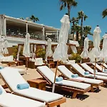 With Private Terrace, Just 10 Minutes By Car From Elviria Beach, Apartamento Marbella